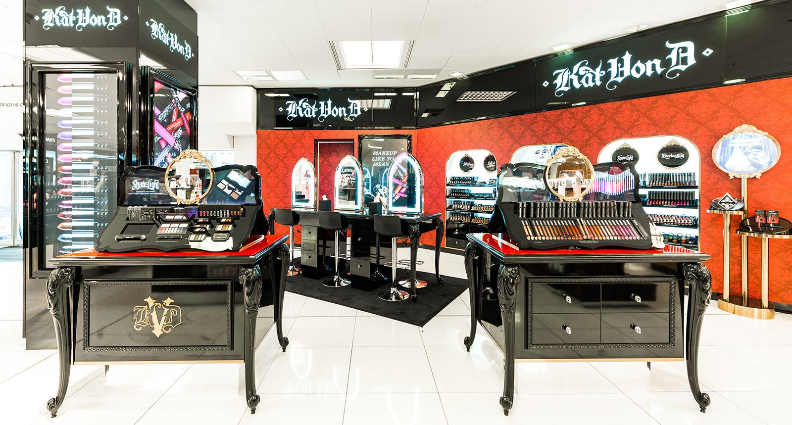 Mirrors & Makeup Stands
