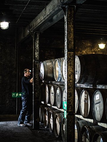 BRUICHLADDICH – PROGRESSIVE HEBRIDEAN DISTILLERS