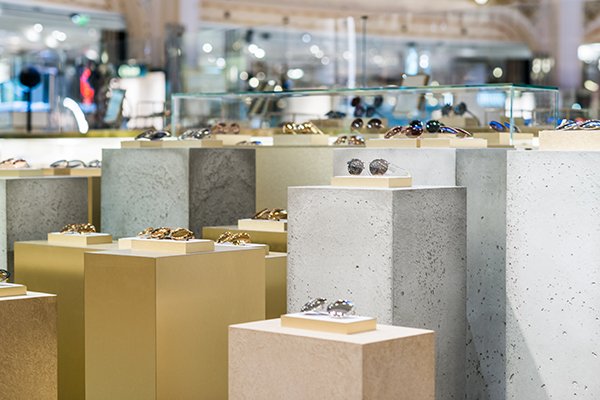 Linda Farrow Sunglasses Gallery in Popup Concession
