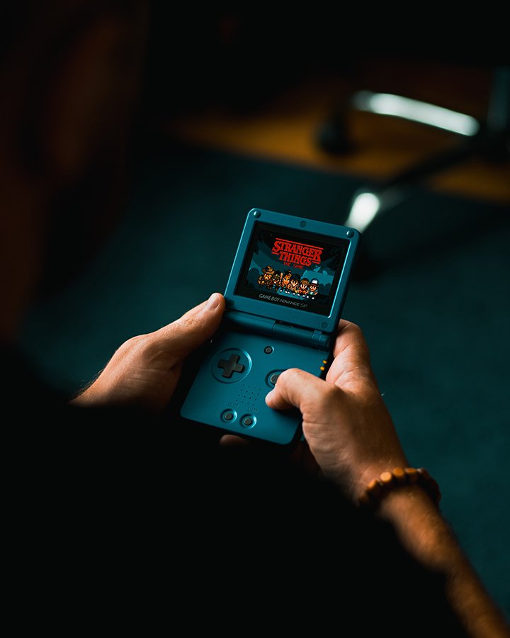 stranger things on gameboy advance sp